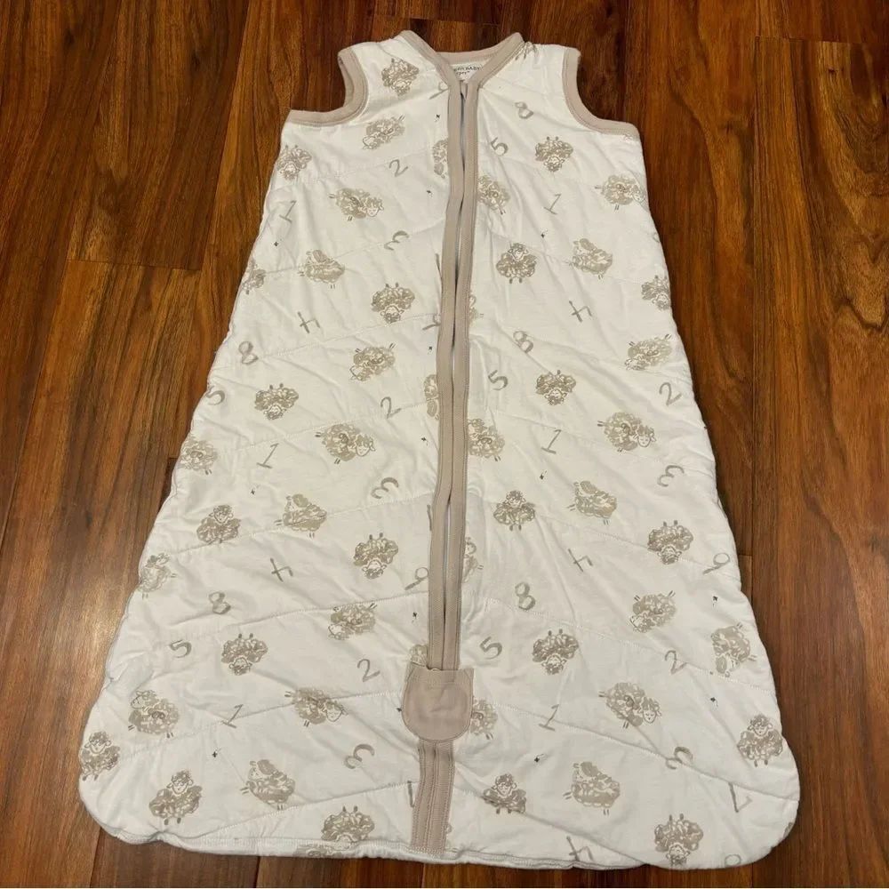 Burt’s Bees Baby white/tan counting sheep sleeveless sleepsack.